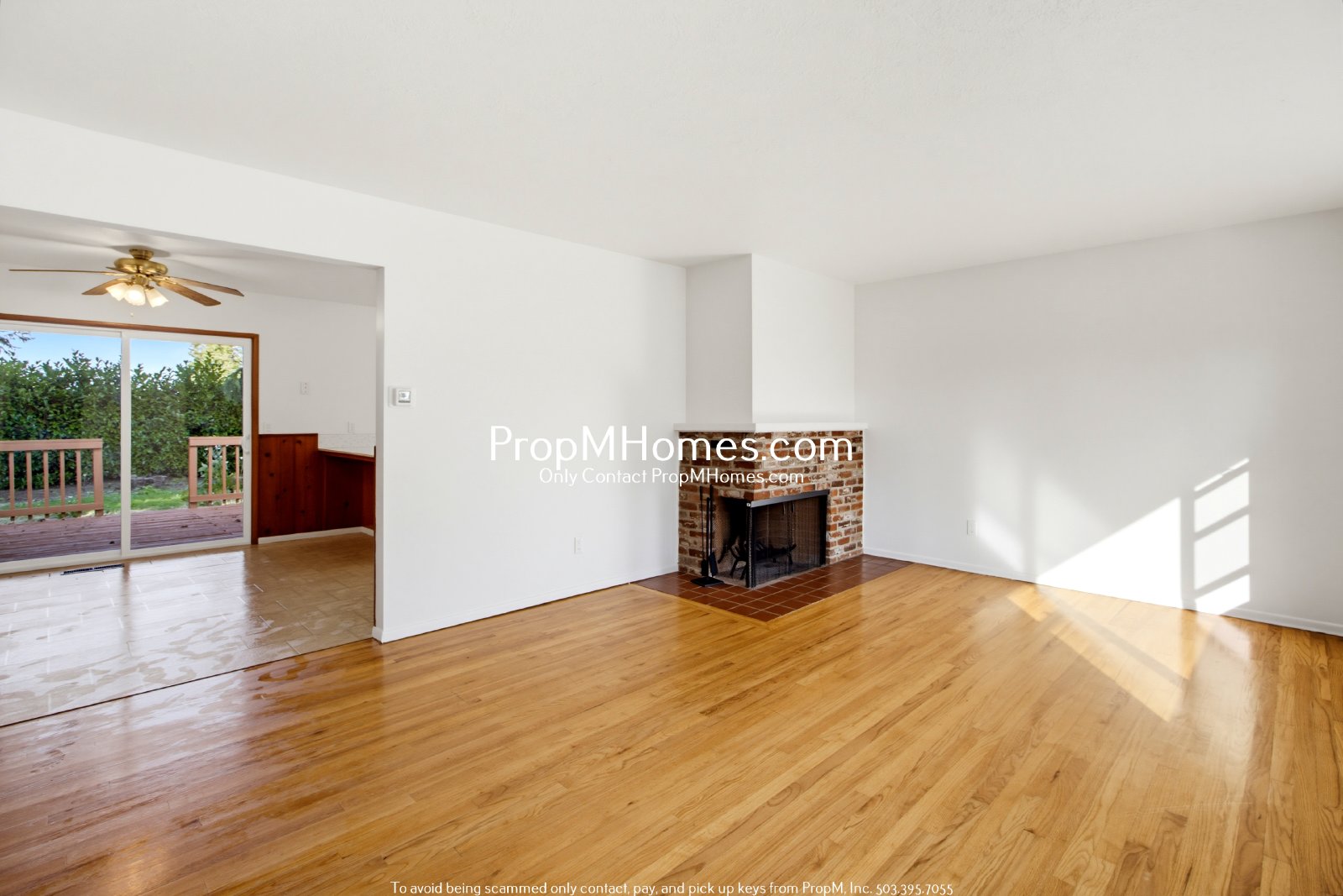 Lovely 3 Bedroom Gresham Home with Fireplace, Deck & Fenced Yard property image