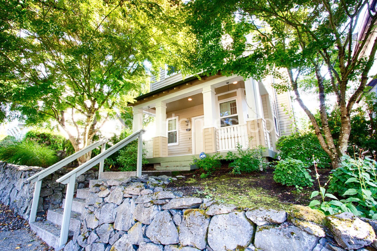 Beautiful NW Portland Craftsman Style Three Bedroom Detached Condo! property image
