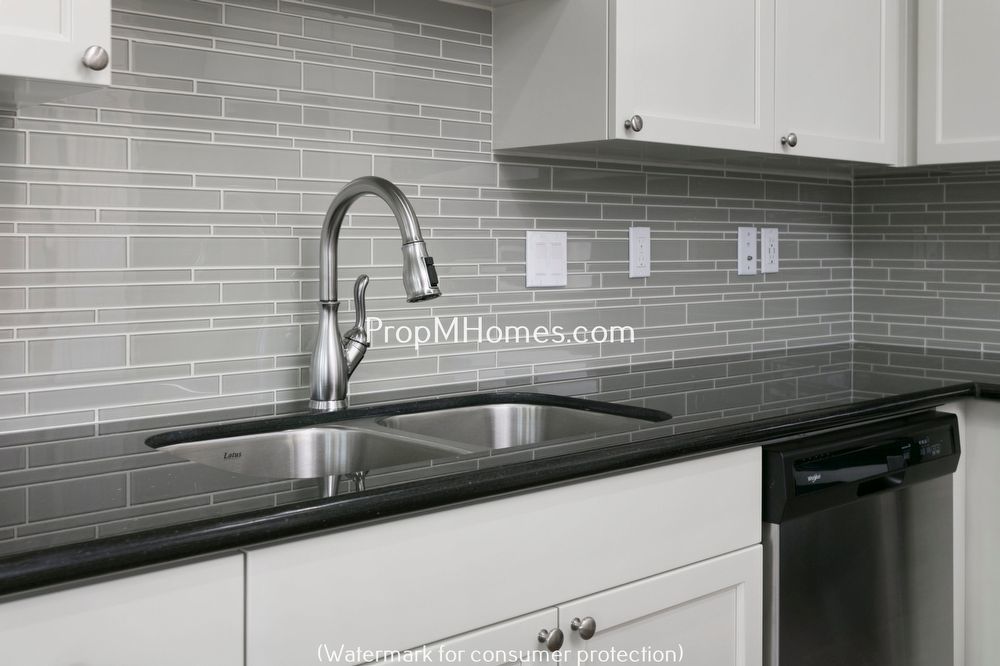 Stunning Craftsmanship In this Three Bedroom Townhome In Damascus! property image