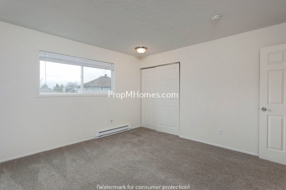 Discover Modern Comforts & Garden Serenity in Foster-Powell! property image