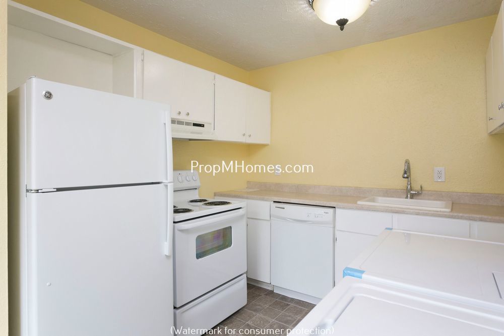 Discover Modern Comforts & Garden Serenity in Foster-Powell! property image