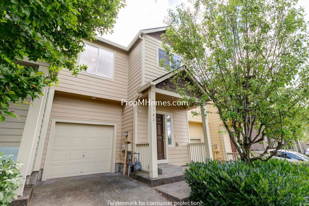 Great Farmington Townhouse in Quaint Little Neighborhood! property image