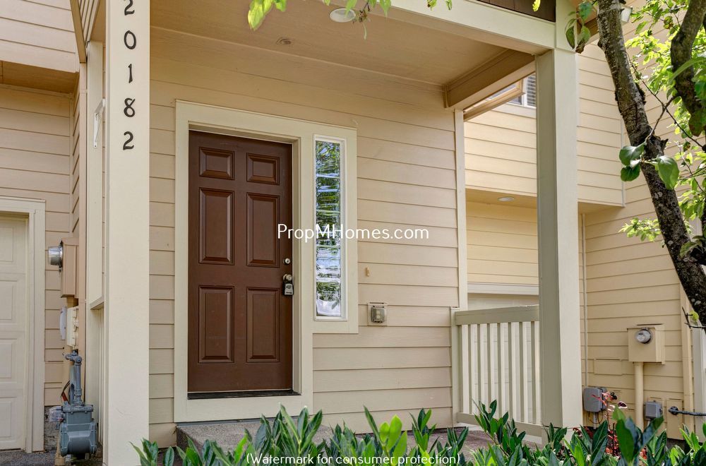 Great Farmington Townhouse in Quaint Little Neighborhood! property image