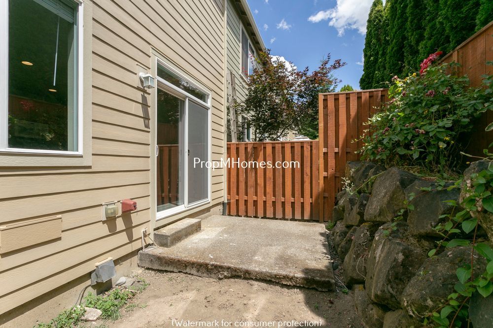 Great Farmington Townhouse in Quaint Little Neighborhood! property image