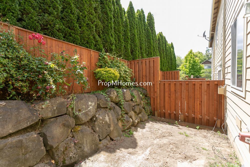 Great Farmington Townhouse in Quaint Little Neighborhood! property image