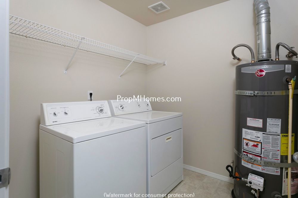 Great Farmington Townhouse in Quaint Little Neighborhood! property image