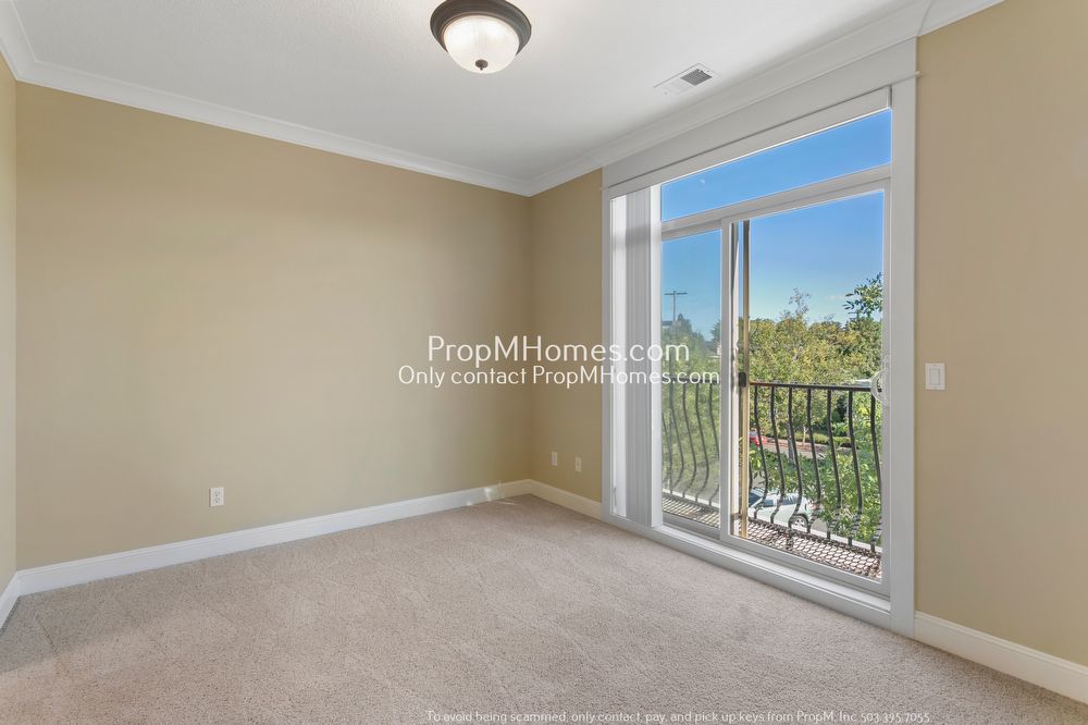 Luxury Two Bedroom Townhome in N Portland! property image