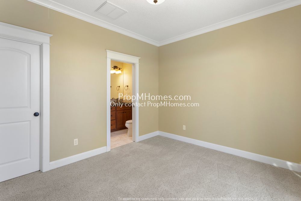 Luxury Two Bedroom Townhome in N Portland! property image