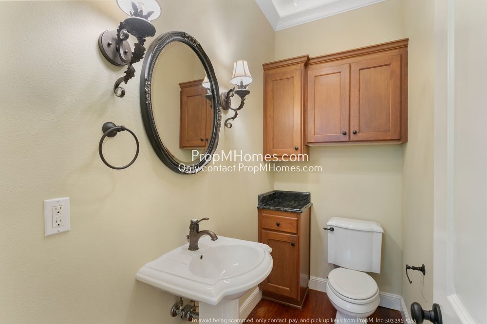 Luxury Two Bedroom Townhome in N Portland! property image