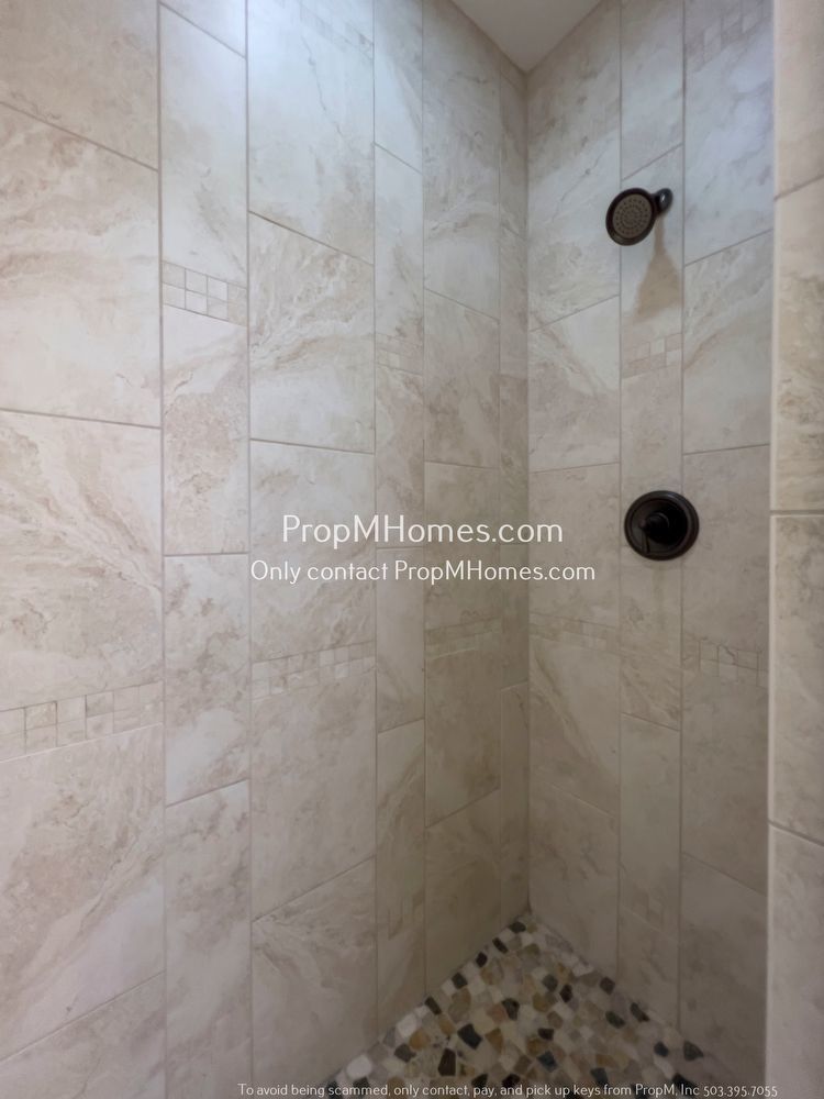 Luxury Two Bedroom Townhome in N Portland! property image