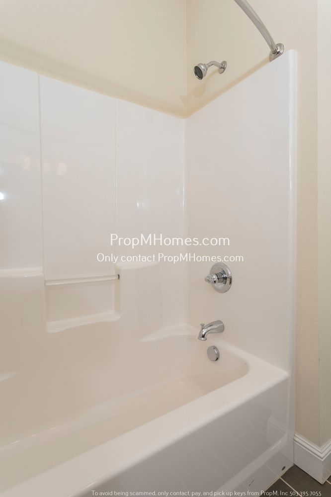 Luxury Two Bedroom Townhome in N Portland! property image
