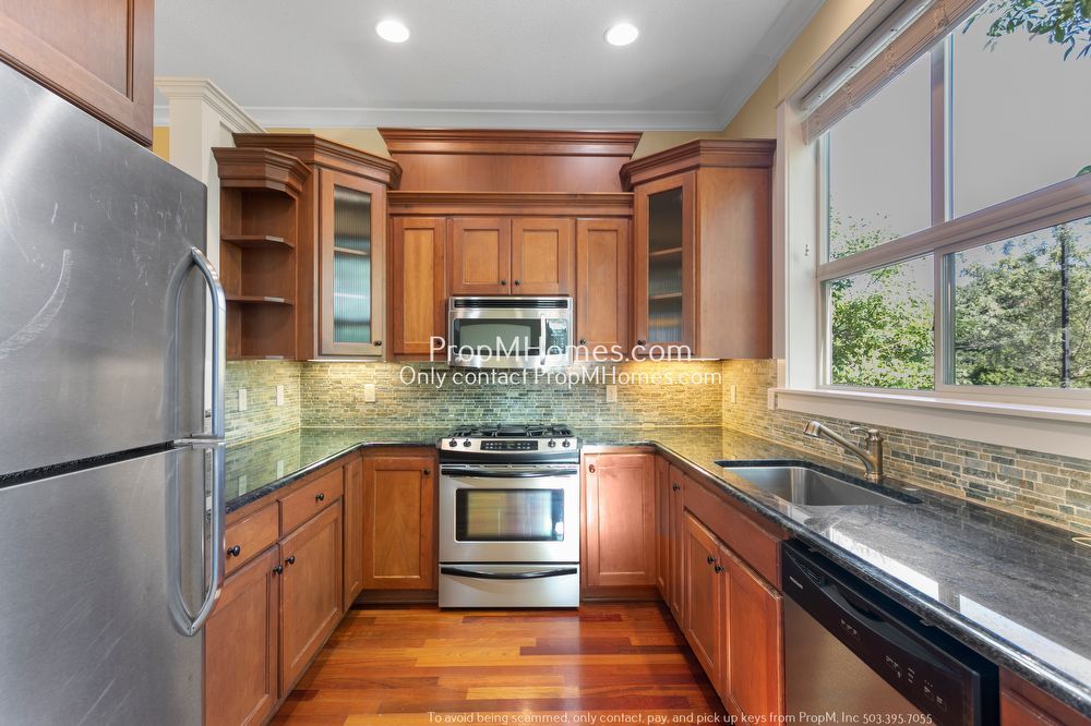 Luxury Two Bedroom Townhome in N Portland! property image
