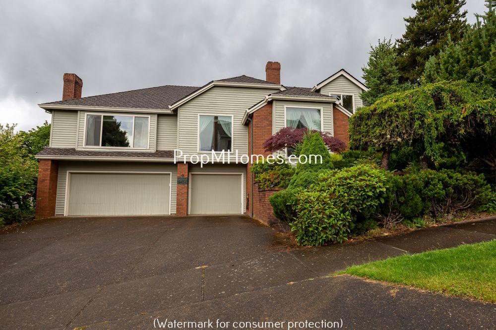 Discover Tranquil Living in Northwest Heights! property image