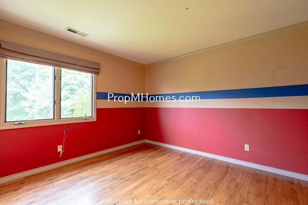 Discover Tranquil Living in Northwest Heights! property image