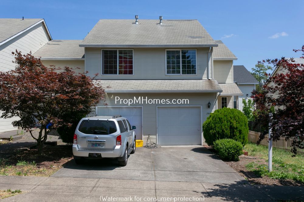 Beautiful Three Bedroom Duplex Just Blocks from Kelly Butte Park property image