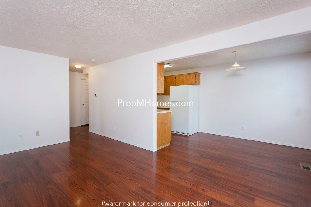 Beautiful Three Bedroom Duplex Just Blocks from Kelly Butte Park property image