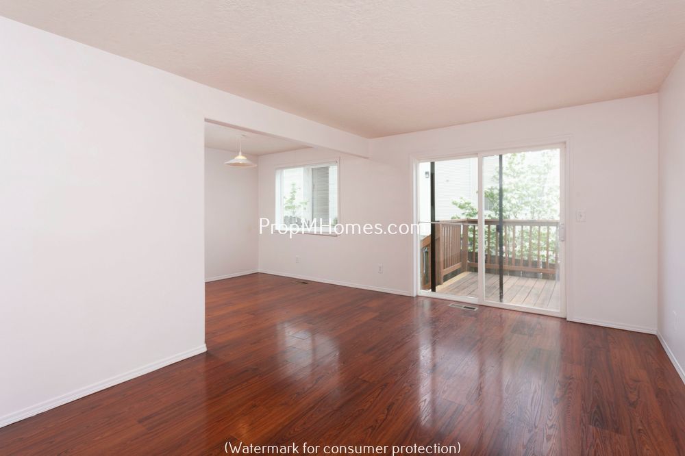 Beautiful Three Bedroom Duplex Just Blocks from Kelly Butte Park property image