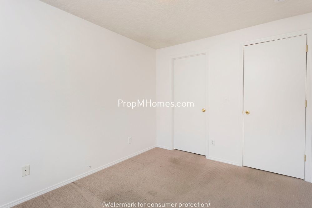 Beautiful Three Bedroom Duplex Just Blocks from Kelly Butte Park property image