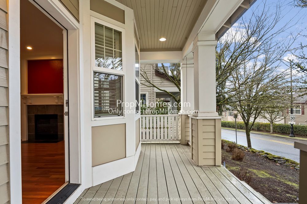 Beautiful NW Portland Craftsman Style Three Bedroom Detached Condo! property image