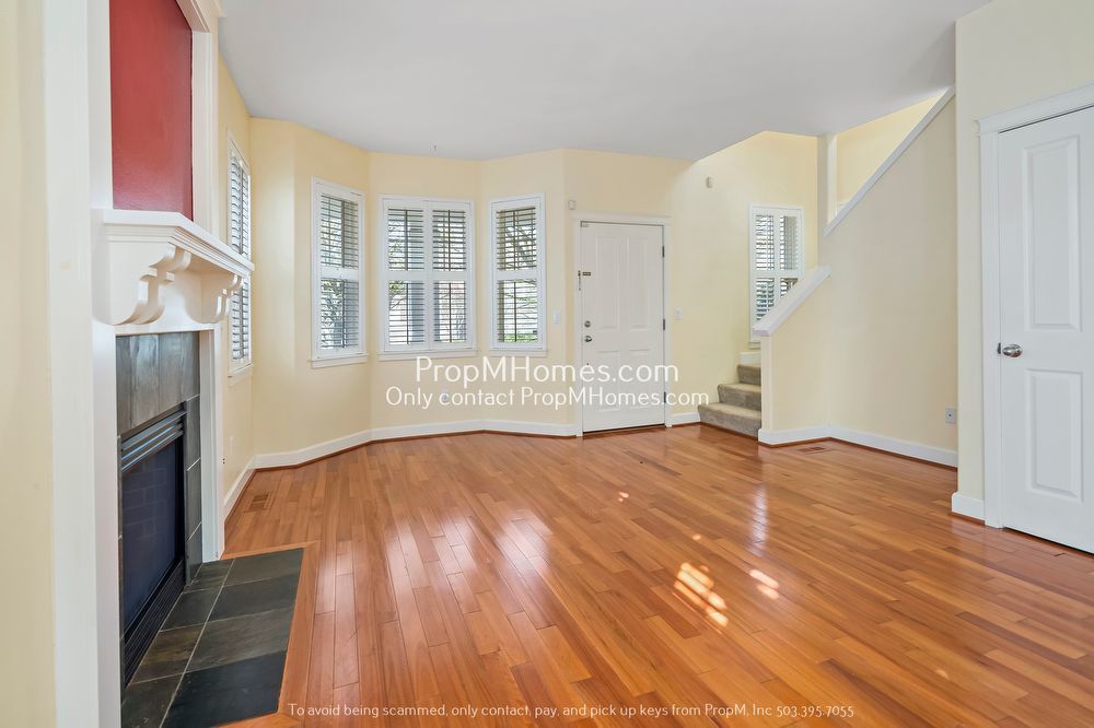 Beautiful NW Portland Craftsman Style Three Bedroom Detached Condo! property image