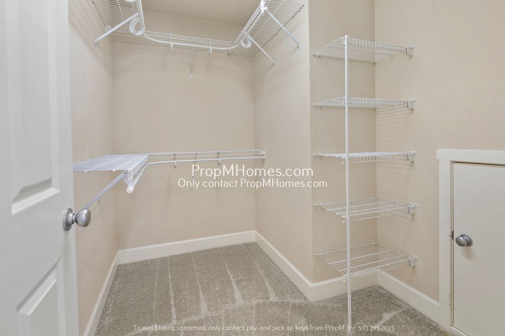 Beautiful NW Portland Craftsman Style Three Bedroom Detached Condo! property image