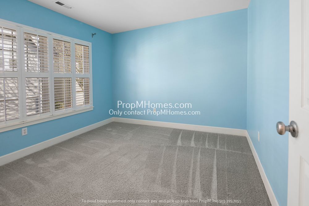 Beautiful NW Portland Craftsman Style Three Bedroom Detached Condo! property image
