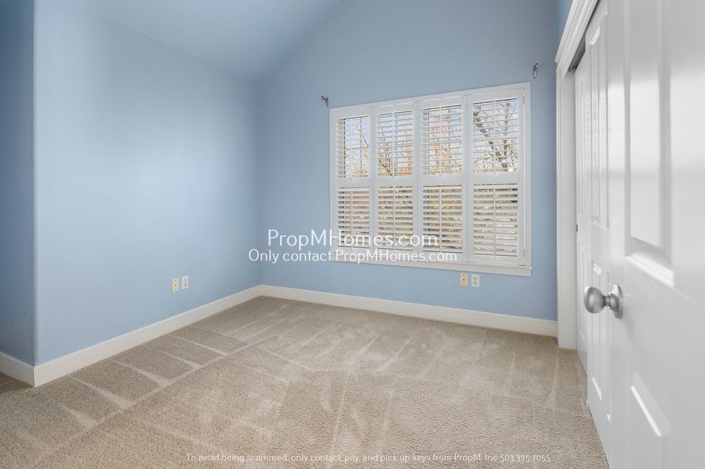 Beautiful NW Portland Craftsman Style Three Bedroom Detached Condo! property image