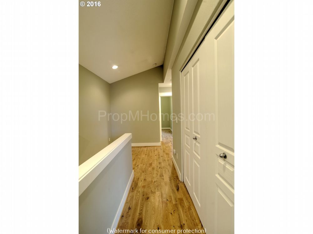 Excellent Beaverton Three Bedroom Townhome in Murray Grove! property image