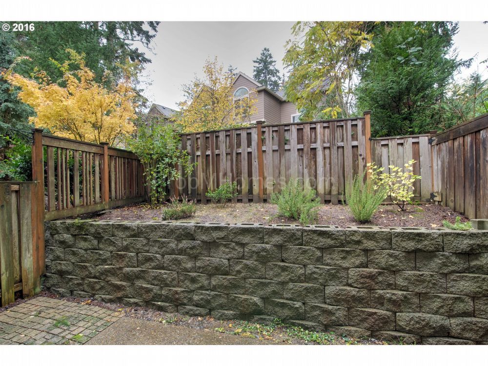 Excellent Beaverton Three Bedroom Townhome in Murray Grove! property image