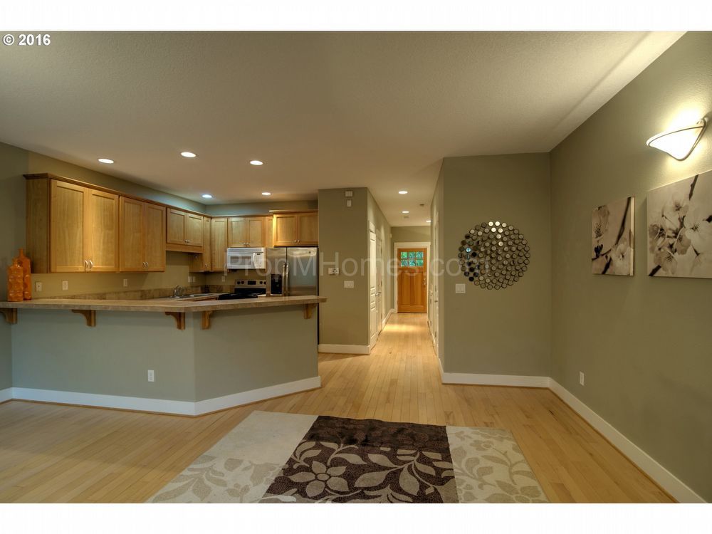Excellent Beaverton Three Bedroom Townhome in Murray Grove! property image
