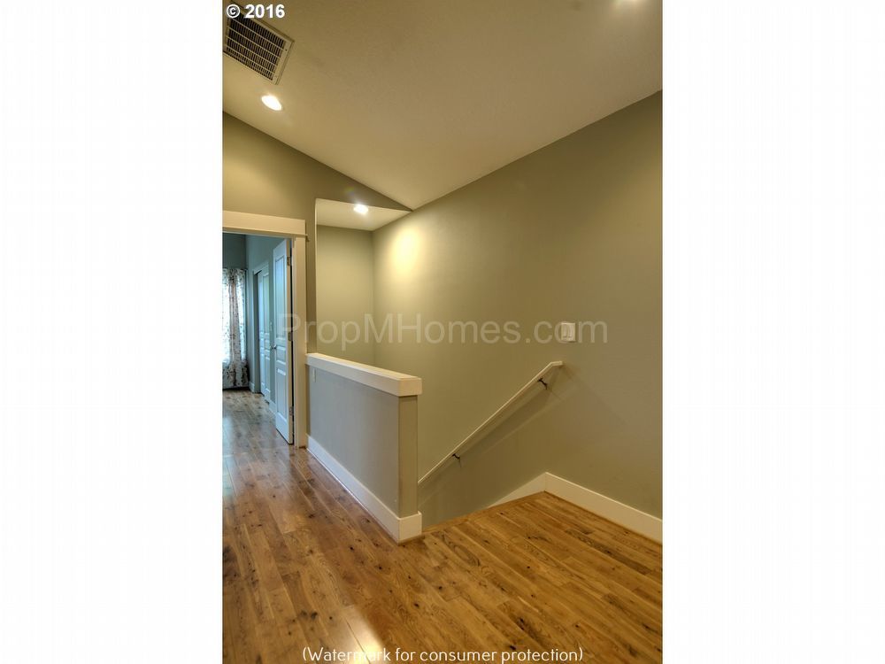 Excellent Beaverton Three Bedroom Townhome in Murray Grove! property image