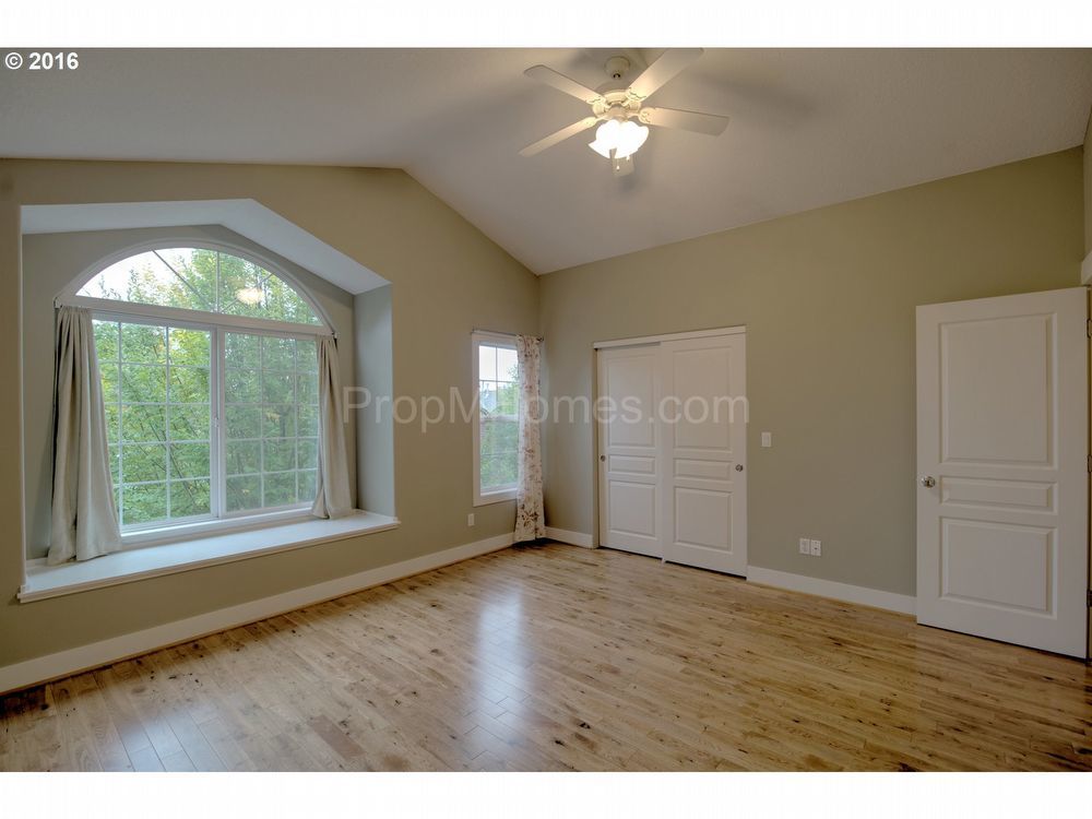 Excellent Beaverton Three Bedroom Townhome in Murray Grove! property image