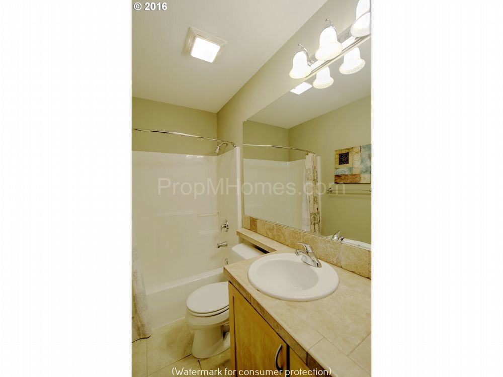 Excellent Beaverton Three Bedroom Townhome in Murray Grove! property image