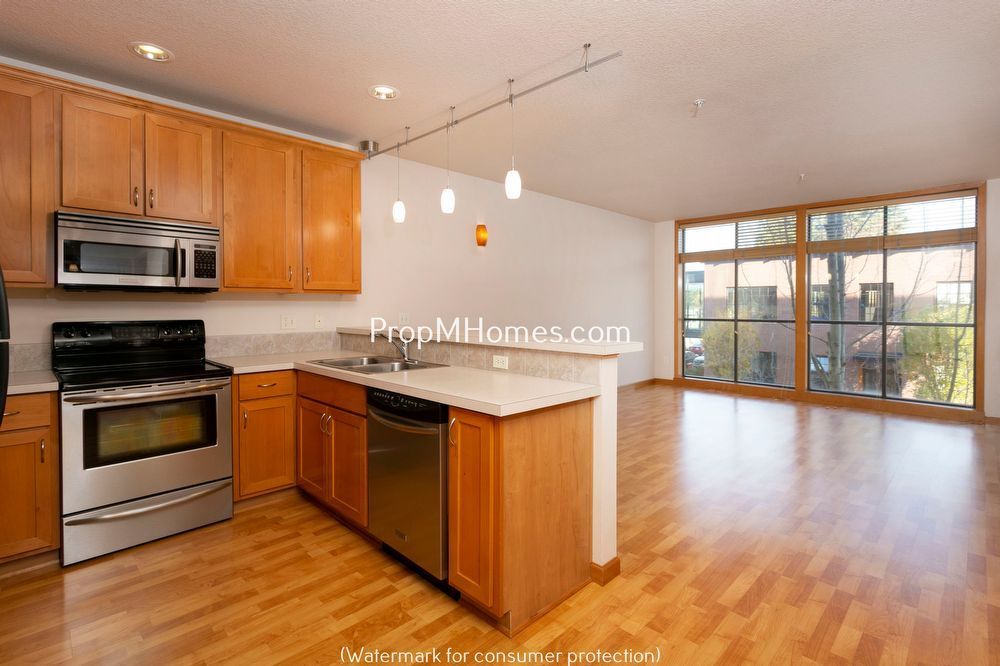Light Filled One Bedroom Condo In Gresham! property image