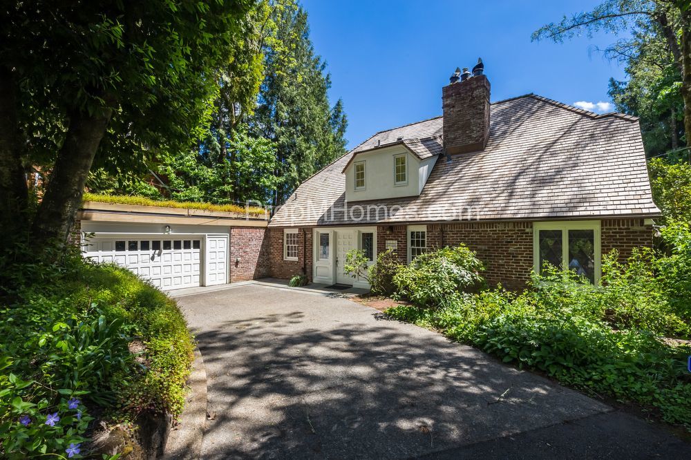 Riverfront Perfection - Charming 3 Bedroom Lake Oswego Home! property image