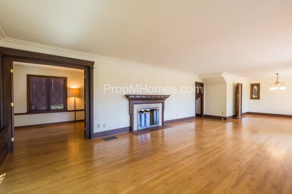Riverfront Perfection - Charming 3 Bedroom Lake Oswego Home! property image