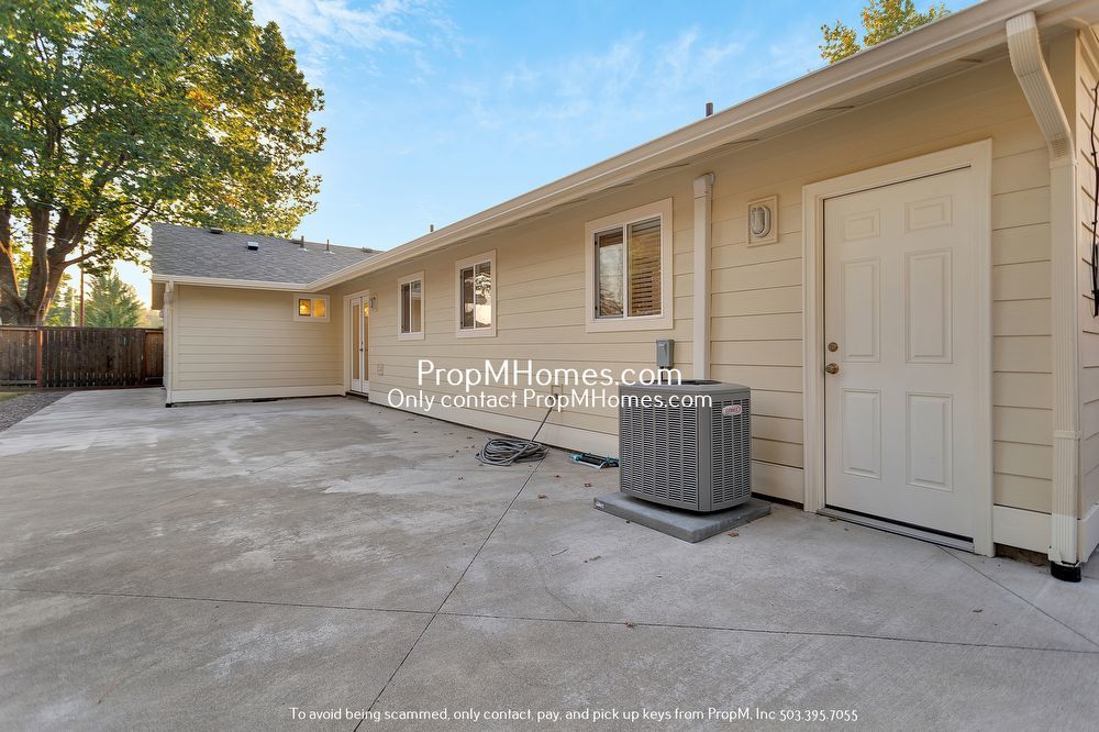 Walking Distance To Nike - Updated Three Bedroom Single Level! property image