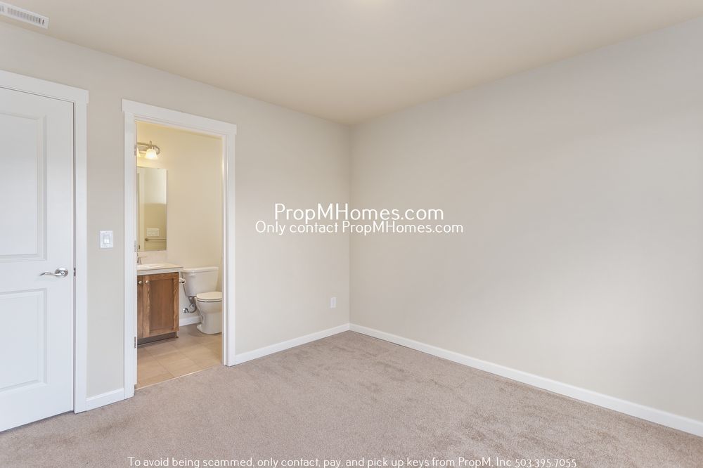Gorgeous Two Bedroom Townhome In Sherwood! property image