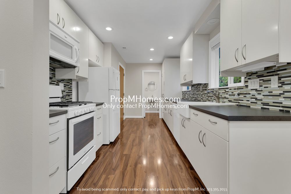 Walking Distance To Nike - Updated Three Bedroom Single Level! property image