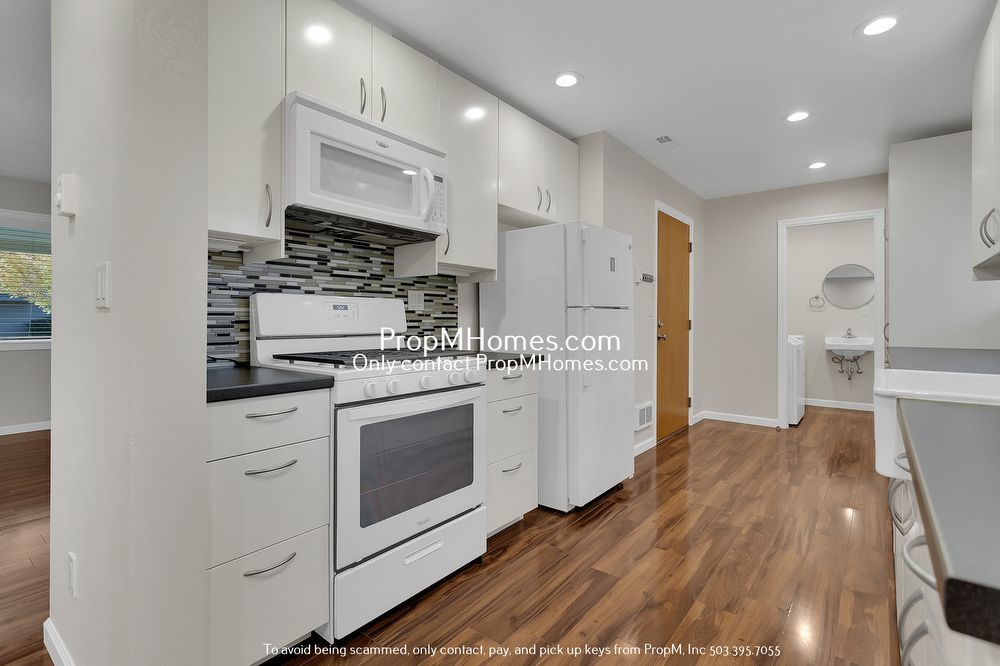 Walking Distance To Nike - Updated Three Bedroom Single Level! property image