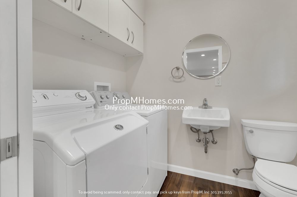 Walking Distance To Nike - Updated Three Bedroom Single Level! property image