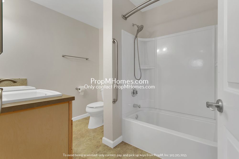 Walking Distance To Nike - Updated Three Bedroom Single Level! property image