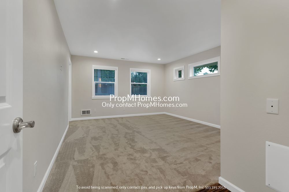 Walking Distance To Nike - Updated Three Bedroom Single Level! property image