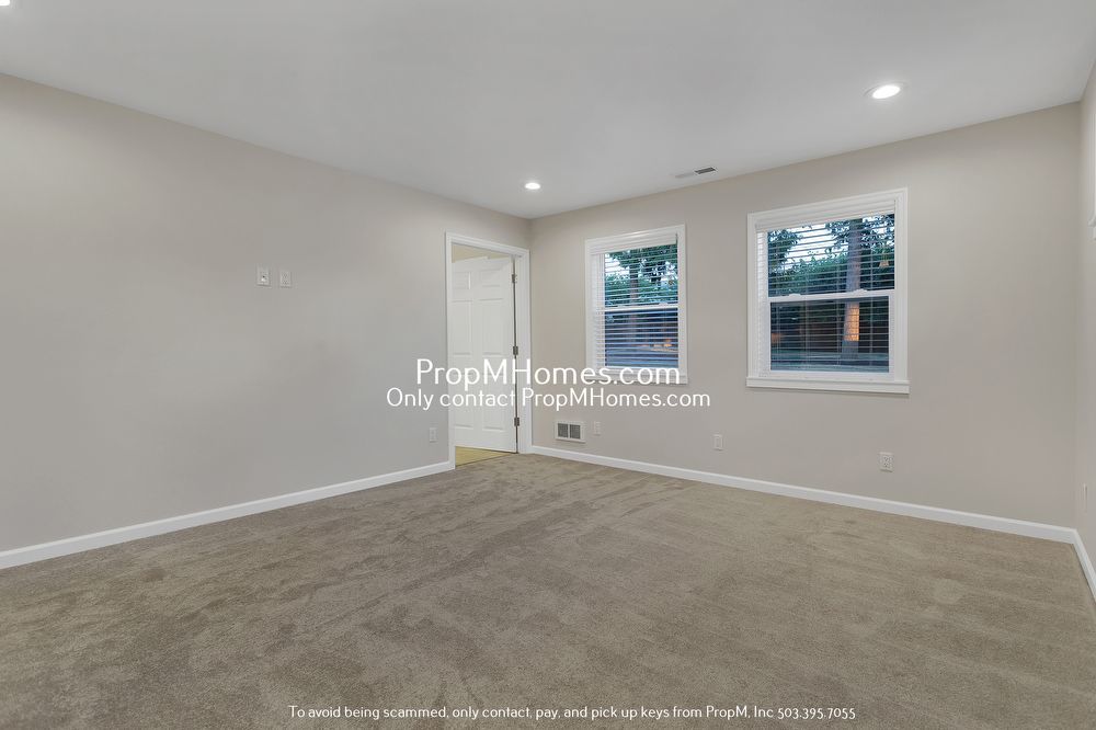 Walking Distance To Nike - Updated Three Bedroom Single Level! property image