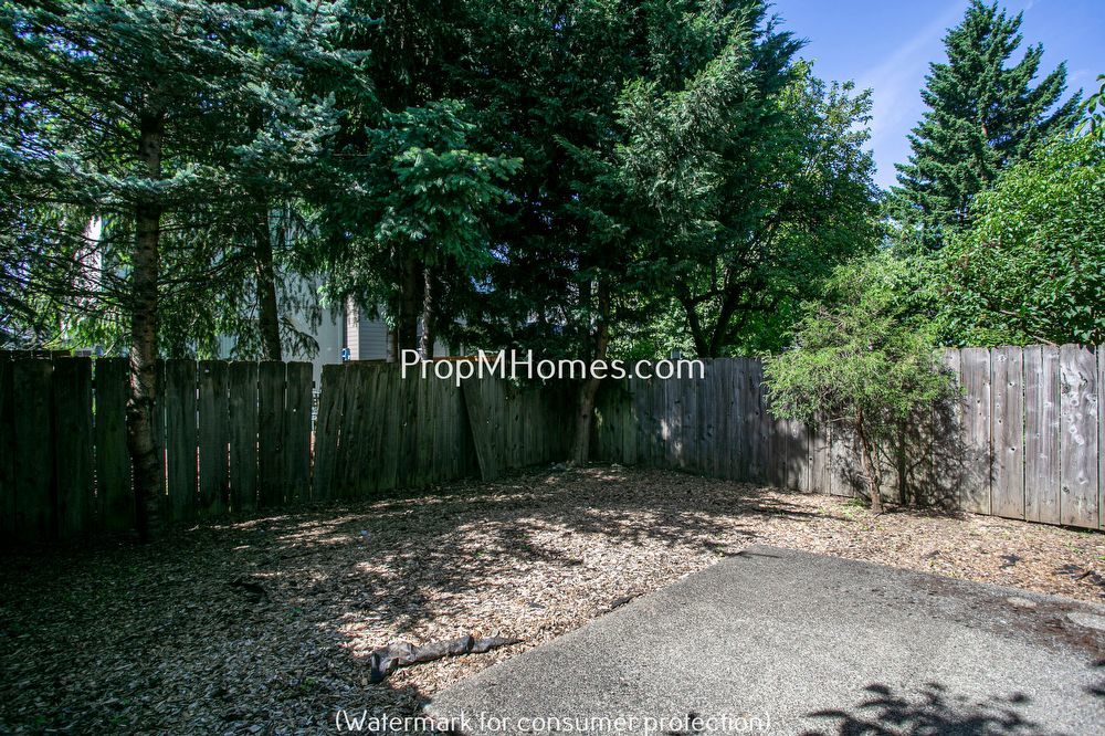 Adorable Three Bedroom Home In SE Portland - With A Spacious Backyard! property image