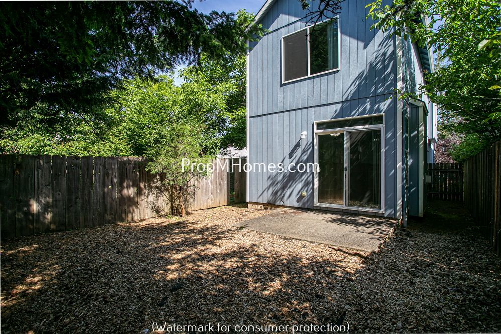 Adorable Three Bedroom Home In SE Portland - With A Spacious Backyard! property image