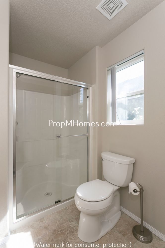 Adorable Three Bedroom Home In SE Portland - With A Spacious Backyard! property image