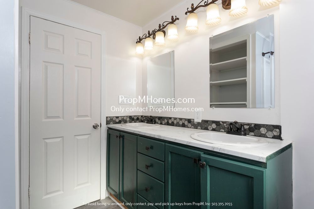 Charming Oregon City Home on 1/2 Acre - Fully Fenced Yard! property image