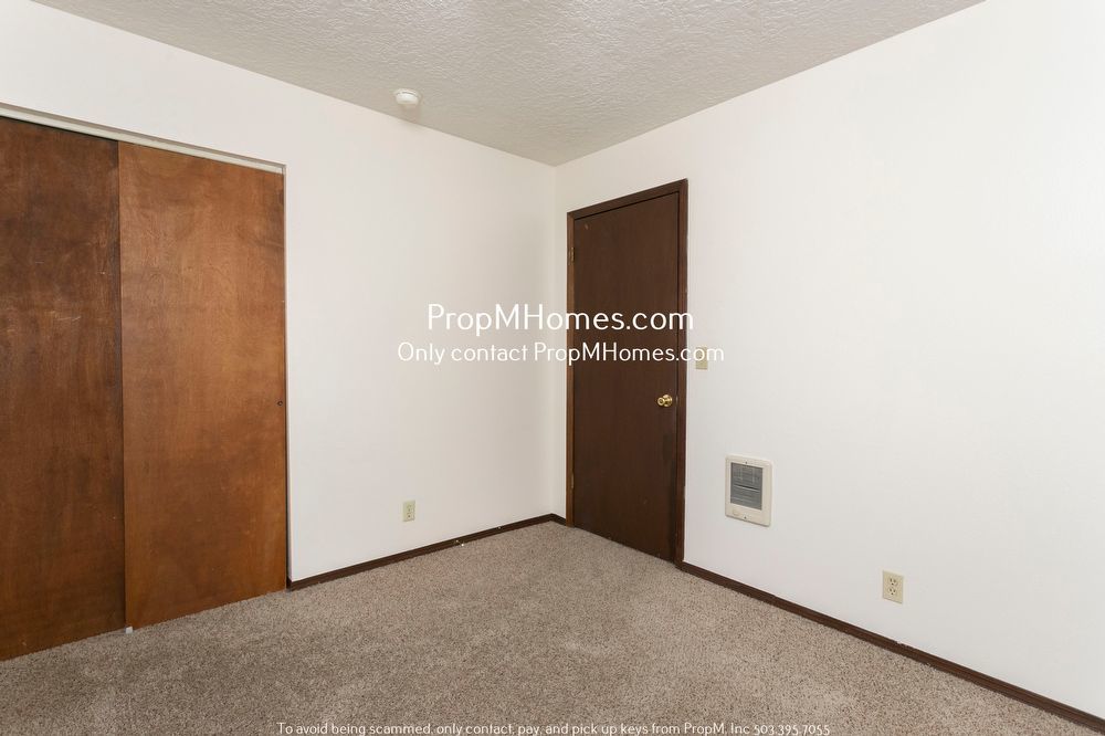 Cozy and Bright Three Bedroom in Sellwood! property image