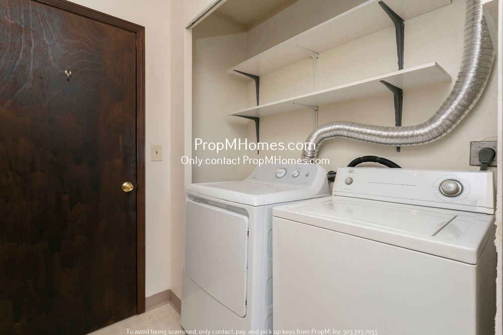 Cozy and Bright Three Bedroom in Sellwood! property image
